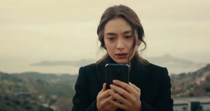 ¡El desarrollo de una nueva serie molesta a los fanáticos de Neslihan Atagül!