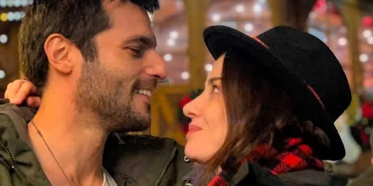Özge Gürel anunció la fecha en que se casarán con Serkan Çayoğlu
