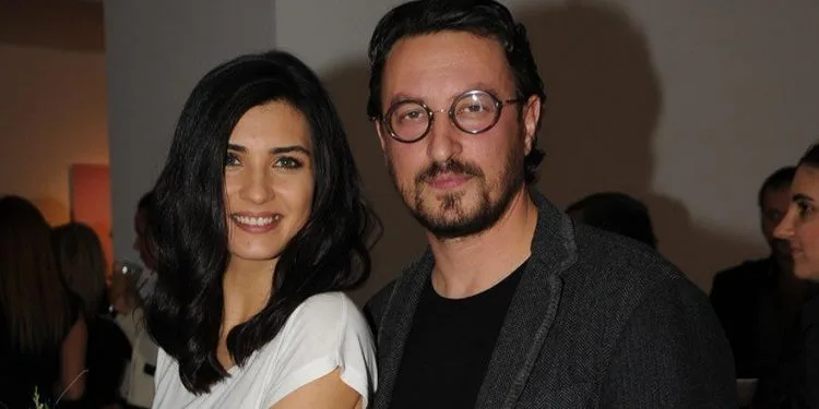 Mensajes emocionales de Tuba Büyüküstün y Onur Saylak!..