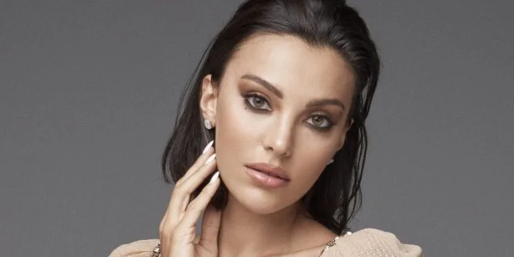 ¡La famosa actriz Tuvana Türkay hará mucho ruido con su nuevo trabajo sencillo!..