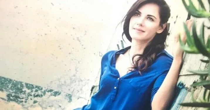 ¡La foto compartida por Ahu Türkpençe desde el set de la serie Mevlana aumentó la curiosidad sobre la serie!..