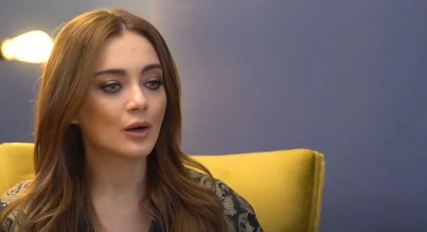 Damla Sönmez, Dilruba de la serie Aziz, se convirtió en la mujer de los premios, ¡pero no se perdió!