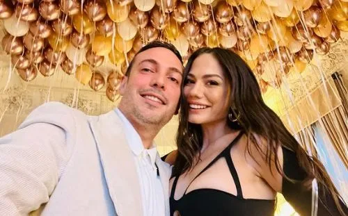 ¡Un detalle en la propuesta de matrimonio de Oğuzhan Koç a Demet Özdemir fue muy criticado!..