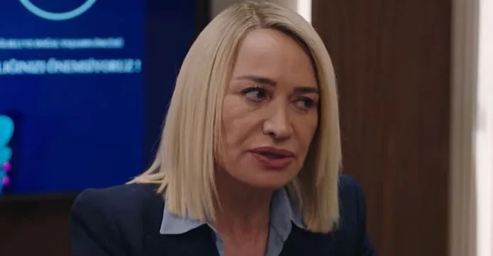 ¡Demet Akbağ consiguió el trabajo que había estado esperando durante tanto tiempo!