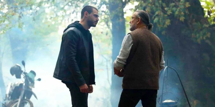 ¡Hasan Denizyaran, el papel principal de Yalnız Kurt, trabajó duro para el personaje de Altay Kurtoğlu en la serie!
