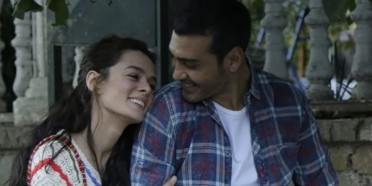 ¿Estás advertido? ¡La serie «Kadın» de Özge Özpirinçci y Caner Cindoruk sacude al mundo!