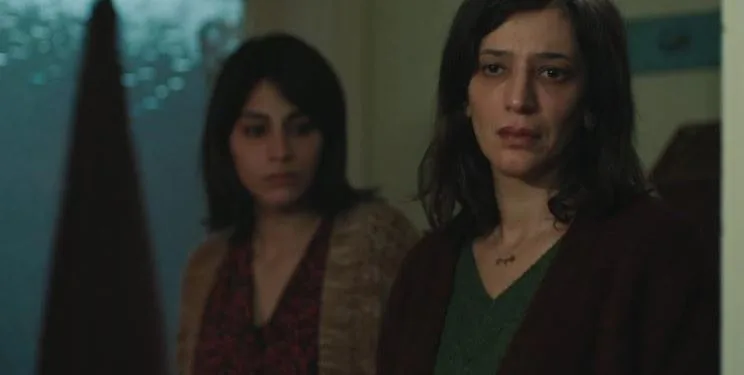 ¡Nihal Yalçın está animando oficialmente a la audiencia con su actuación en la serie de televisión «Oğlum»!