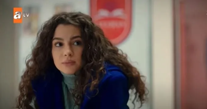 Su Burcu Yazgı Coşkun, el Asiye de Kardeşlerim, ¡mira qué ingenio hay!