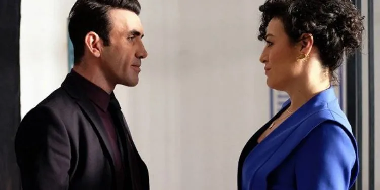 ¡Mehmet Yılmaz Ak le tiró el balón a Sema Ergenekon! ¡La posibilidad de un nuevo amor en la serie Yargı!