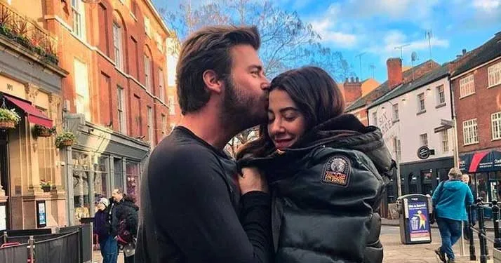 ¡La noticia esperada vino de Kıvanç Tatlıtuğ y su esposa Başak Dizer!
