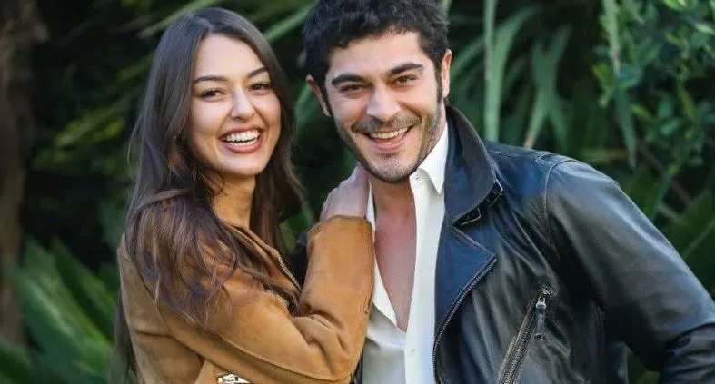 Dilan Çiçek Deniz conoció a Burak Deniz por tercera vez en un proyecto