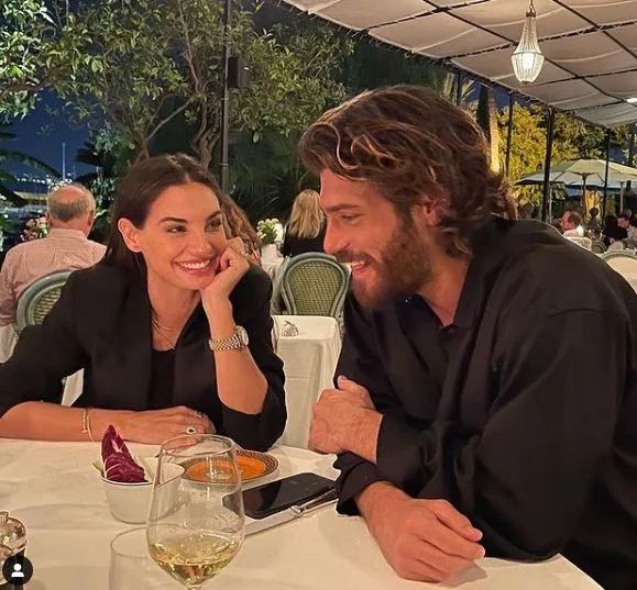 ¡Contando los días para regresar a Turquía, Can Yaman está en un ataque promocional para Turquía en Italia!