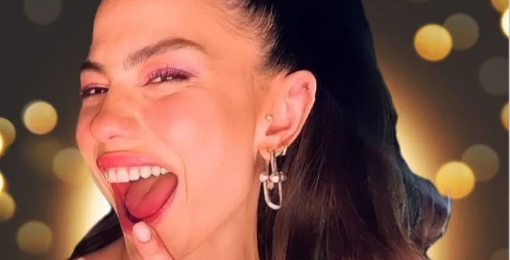 ¡Demet Özdemir se convirtió en la belleza de la portada y valió la pena ver sus geniales poses!