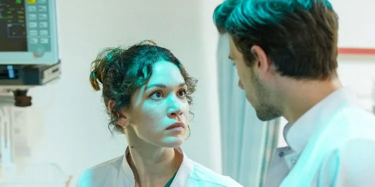 ¡Los grandes amores comienzan con grandes peleas! ¡Hazal Subaşı y Deniz Can Aktaş nueva pareja de series!