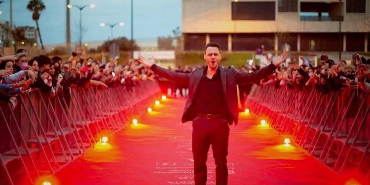 ¡Resulta que Kerem Bürsin se reunió con uno de los actores más famosos del país en España!