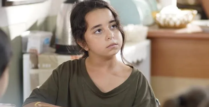 ¡La estrella infantil Beren Gökyıldız, que fascinó a América Latina, viene con un nuevo proyecto!