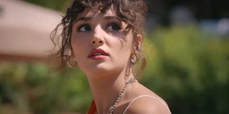 ¡El acuerdo de Hande Erçel para una nueva serie es un punto de inflexión para su carrera!