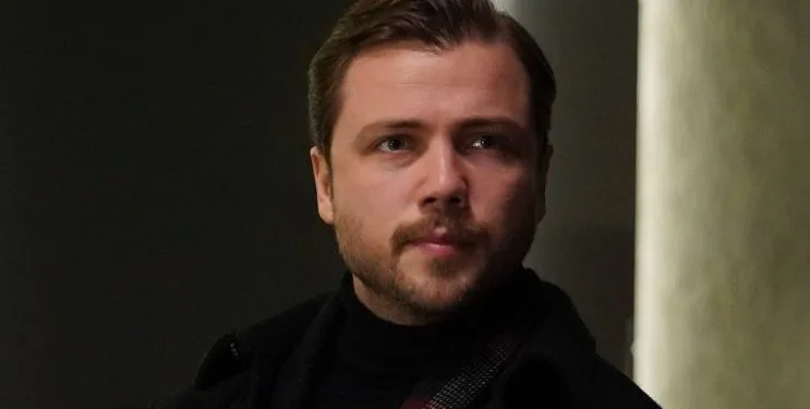 ¡Tolga Sarıtaş mostró el lado más fuerte de la serie Baba!
