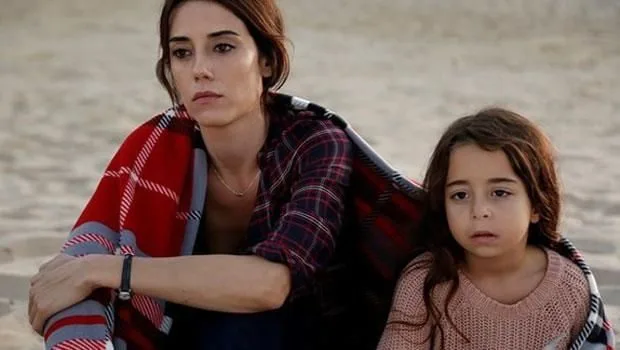 ¡Dos series de televisión que dieron a conocer a Cansu Dere en todo el mundo hicieron mucho ruido!