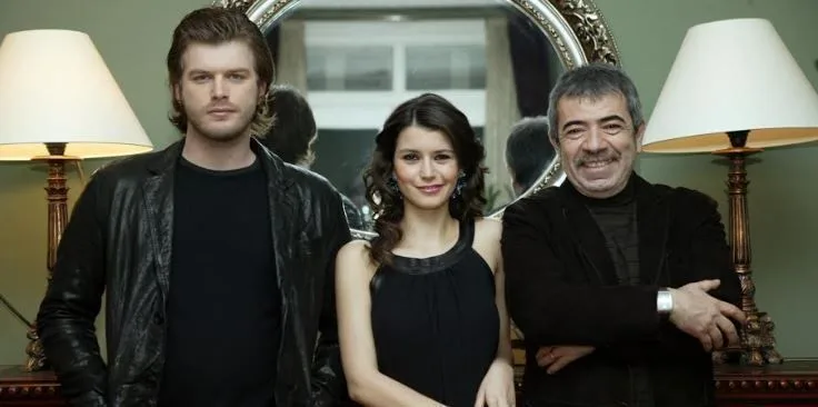 ¡Kıvanç Tatlıtuğ y Selçuk Yöntem están juntos nuevamente después de 12 años!