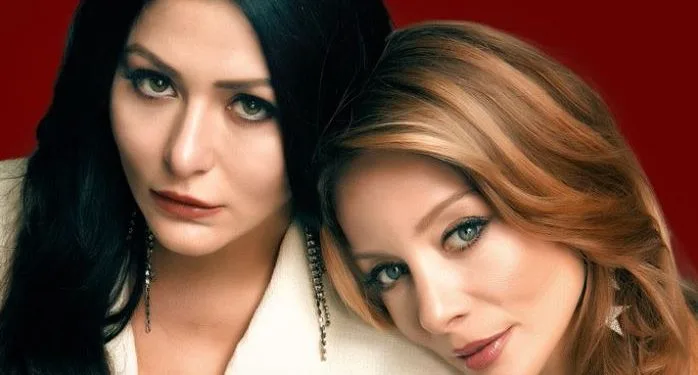¿Qué tipo de serie es Aslında Özgürsün, protagonizada por Bade İşil y Deniz Çakır?