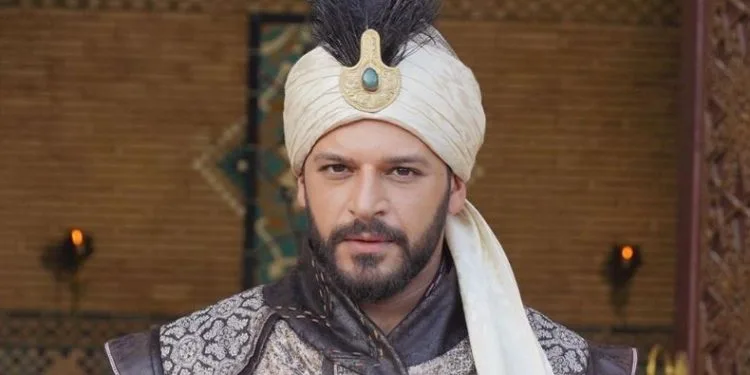 ¡Emre Kıvılcım tiene una nueva tarea para la serie histórica que no llama mucho la atención en Turquía!