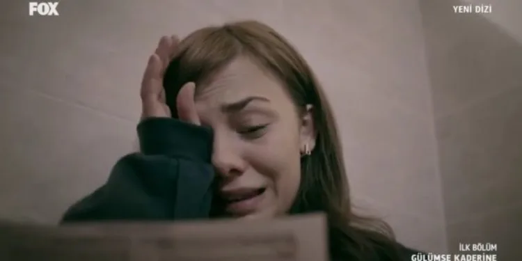 ¡Bahar Şahin, la reina de los papeles intrigantes, no sorprendió a la audiencia en su nueva serie, Gülümse Kaderine!