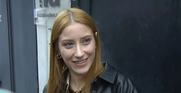 ¡Hazal Kaya dio dos buenas noticias a sus fans!