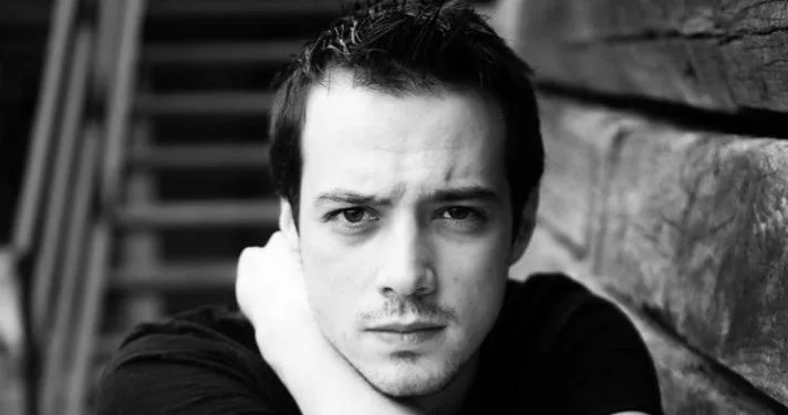 ¡Mert Yazıcıoğlu, el romántico Sinan de Aşk 101, se está preparando para regresar con un drama que provocará problemas!