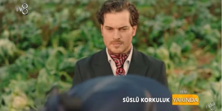 ¡La existencia de Çağatay Ulusoy mantiene viva la Süslü Korkuluk, conocida por sus crisis!