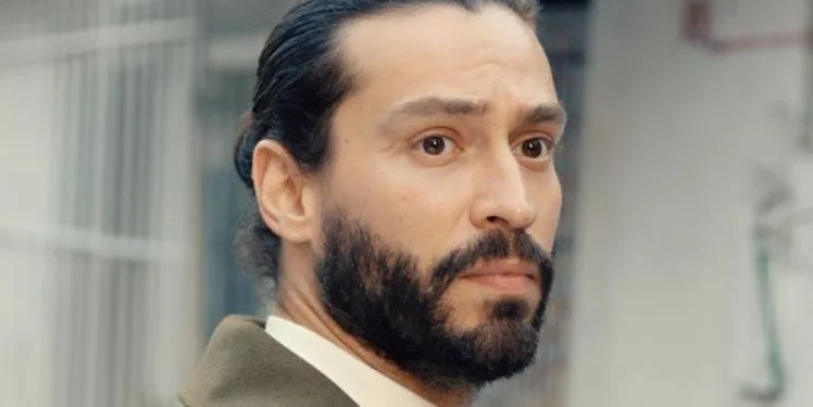¡Ekin Koç, el actor principal de la serie Üç Kuruş, creó la agenda con su participación en las redes sociales!