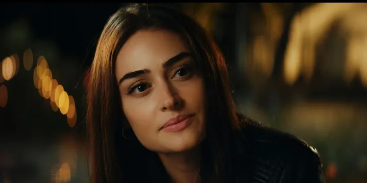 ¡Esra Bilgiç rechazó la serie de Netflix Terzi pero estuvo de acuerdo con un proyecto más grande!