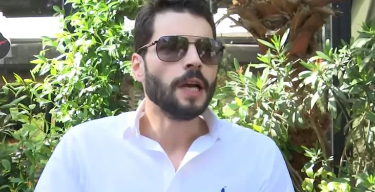 ¡Aquellos que escucharon las palabras de Akın Akınözü sobre Ebru Şahin inmediatamente notaron la extrañeza!
