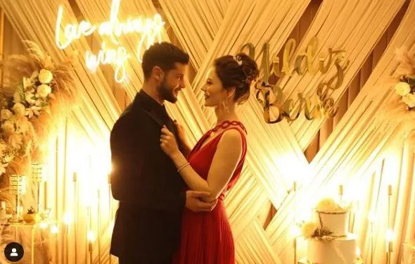 Surgieron detalles sobre la boda de Berk Oktay y Yıldız Çağrı Atiksoy