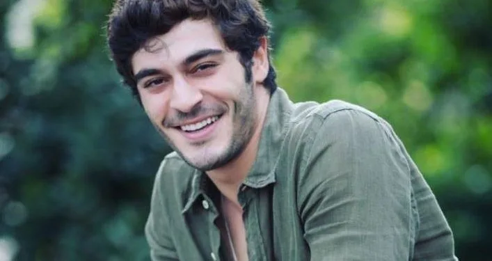 ¡Hay un consejo, una noticia sorpresa sobre la serie Şahmaran de Burak Deniz y Serenay Sarıkaya!