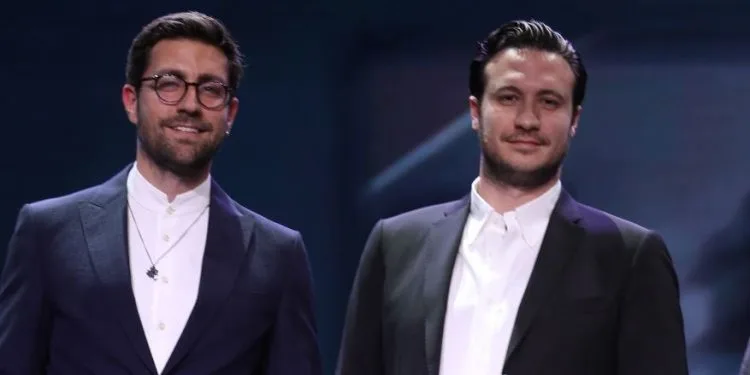 ¡Tanto Çağlar Ertuğrul como Burak Sağyaşar recibieron premios en la serie Teşkilat!