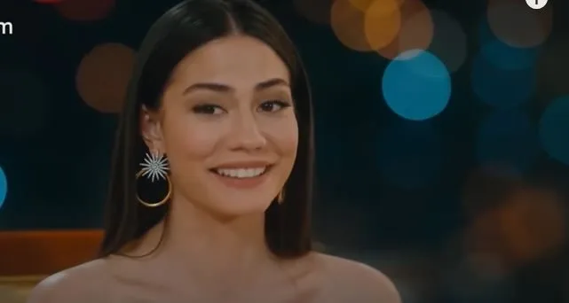 ¡El hecho de que Demet Özdemir quiera hablar pero se vea obligado a permanecer en silencio no escapa a la atención!