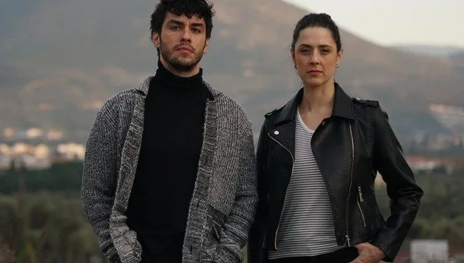 La famosa pareja de actores Melis Birkan y Aras Aydın se casaron, ¡las redes sociales fueron destruidas!