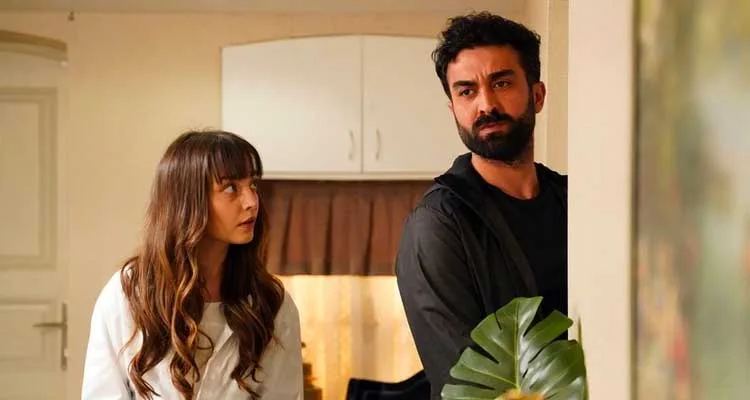 ¡Separación inesperada de Zeynep Tuğçe Bayat, la exitosa actriz de la serie Baba!