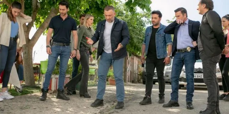 Las despedidas aumentan después de Yüsra Geyik y Onur Bay, ¡y la serie de televisión Arka Sokaklar ha perdido a otro joven talento!