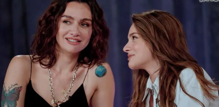 ¡Las actitudes de Birce Akalay y Miray Daner decían tanto como sus palabras!