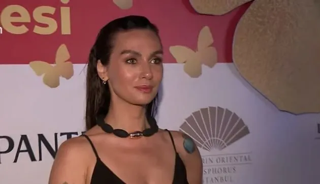 Birce Akalay abrió nuevos caminos! ¡La lista Top 10 de Netflix Turquía con dos series!