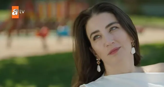 Ceren Benderlioğlu encontró una parte de su propia vida en la serie de televisión İçimizdeki Ateş