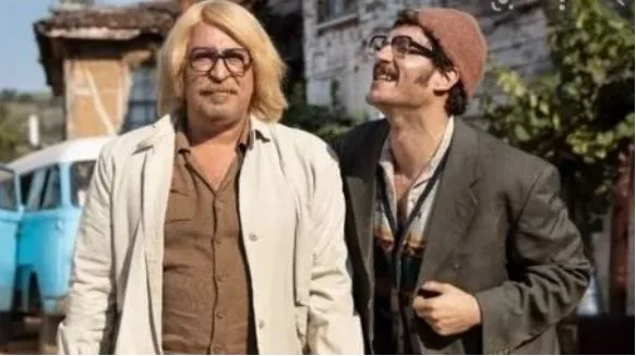 ¡El dúo de Cem Yılmaz y Uraz Kaygılaroğlu está de vacaciones!