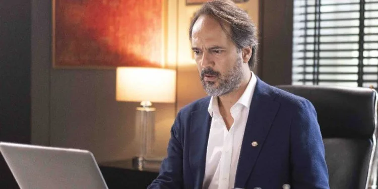 ¡Llegó la primera pista sobre el tema de la serie Grey, que traerá a Timuçin Esen a sus fans!