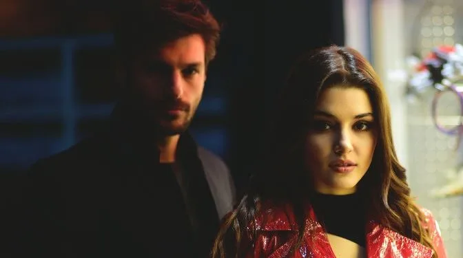 Reuniendo a celebridades como Serkan Çayoğlu y Hande Erçel, llega la nueva temporada de Halka, pero hay un problema