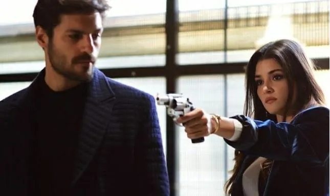 ¡Serkan Çayoğlu tiene una serie de obras por las que sus fans tienen mucha curiosidad!