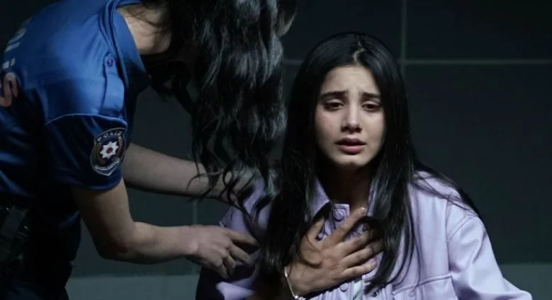 ¡El papel de Helin Kandemir en la serie Duy Beni es muy curioso!
