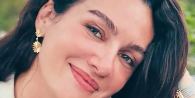 Los fanáticos preguntan; ¿Por qué Birce Akalay no se va al extranjero? ¡Aquí está la respuesta!