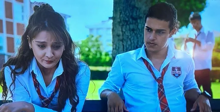 ¡Ecem Çalhan y Kaan Mirac Sezen están en camino de convertirse en la nueva pareja de series de televisión favorita!
